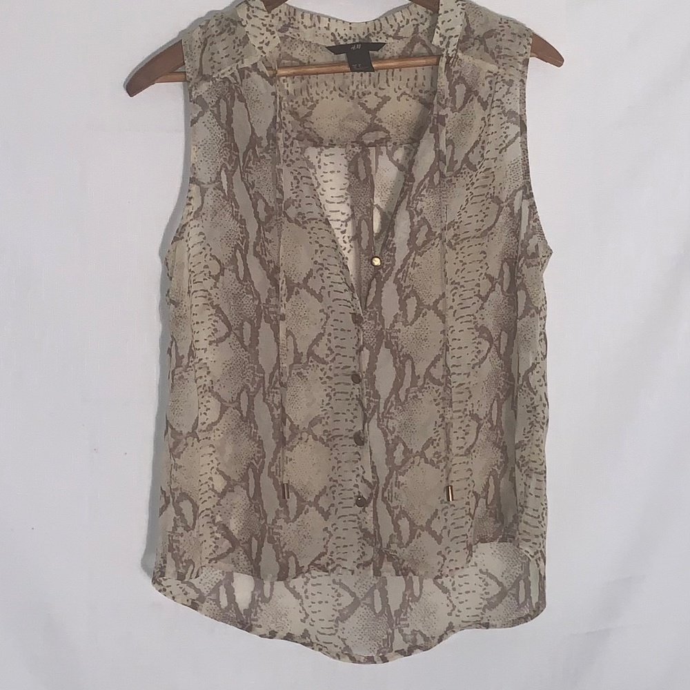 Blouse V-Neck Size 4 H&M